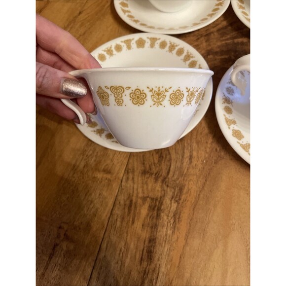 SET OF 4- CORELLE - BUTTERFLY GOLD - HOOK HANDLE COFFEE TEA CUPS & SAUCERS - Picture 2 of 4